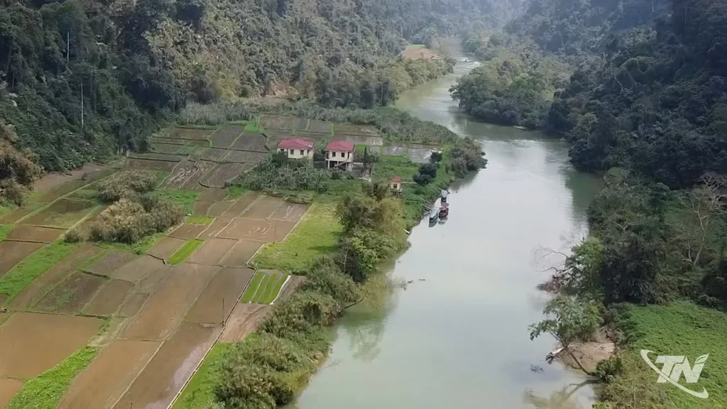 كيف يواجه الأبطال المجهولون أصعب التحديات المناخية في الخطوط الأمامية للرصد الجوي؟